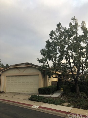 Foto principal - 1244 N Hills Dr
