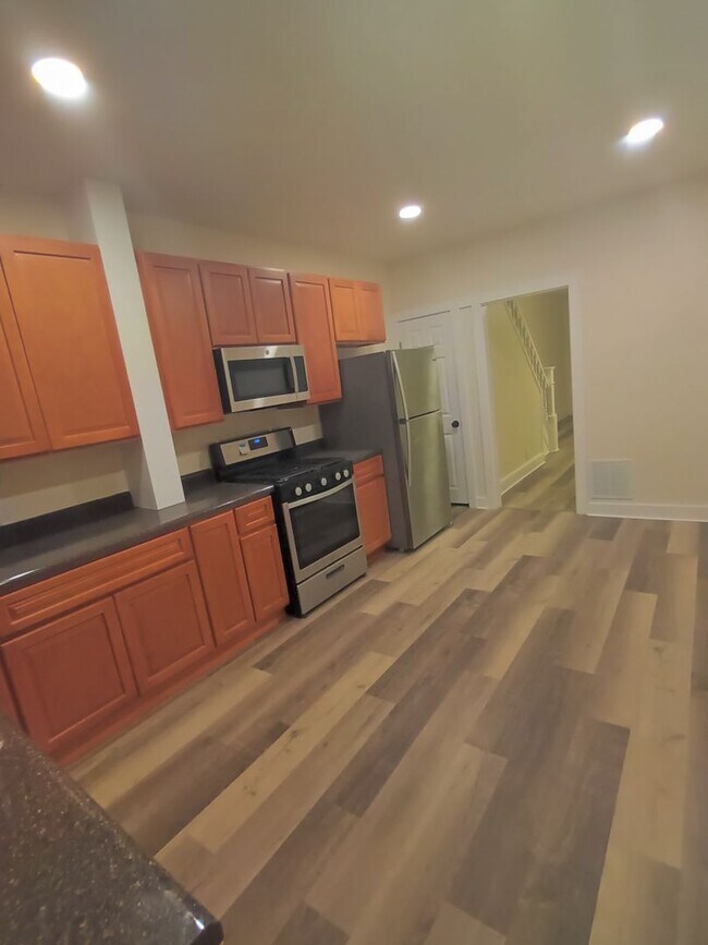 Foto del edificio - Spacious Newly Renovated West Philadelphia...
