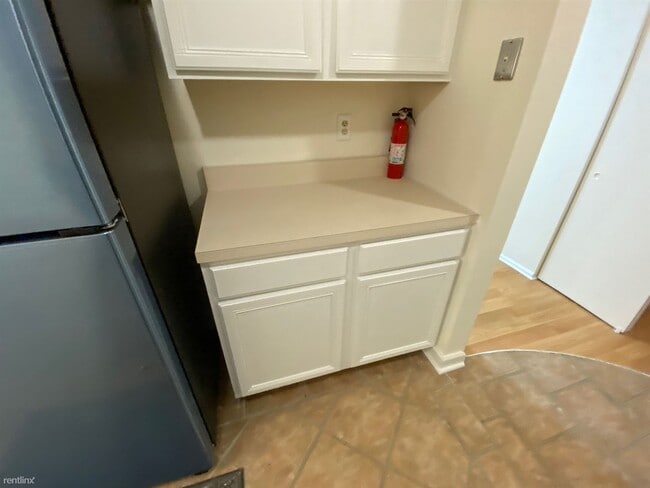 Building Photo - 1 br, 1 bath Condo - 428 Beachway Avenue