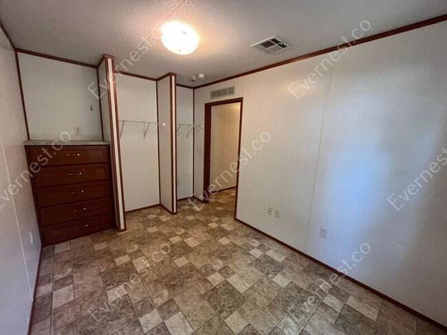 Foto del edificio - 138 Waynes Ln