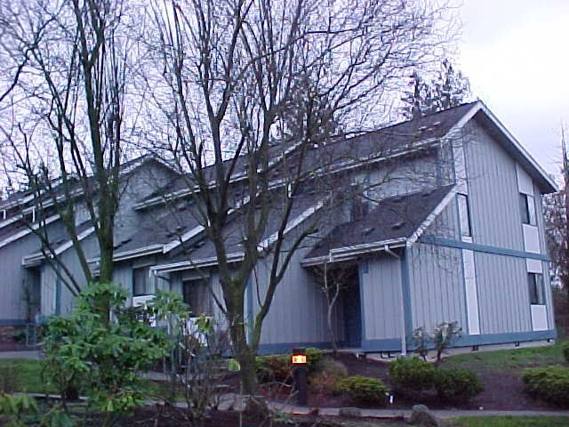 Building Photo - 8401 Henning Dr