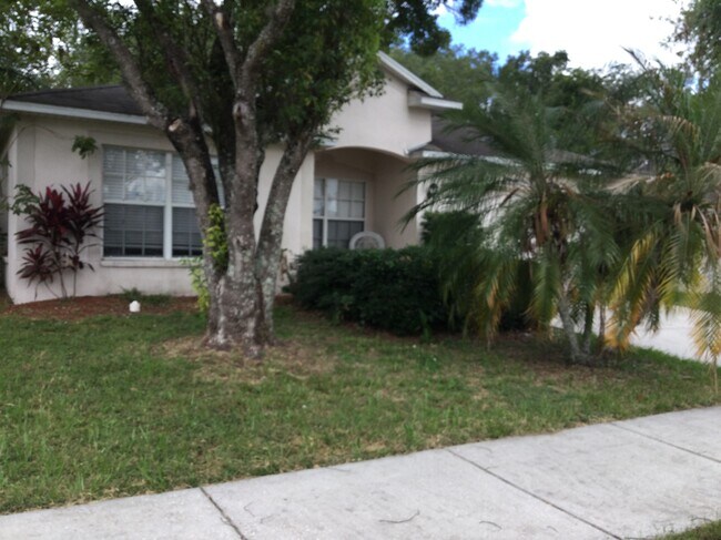 Foto del edificio - 305 Abigail Rd