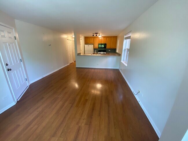 Foto del edificio - 659 W Division St
