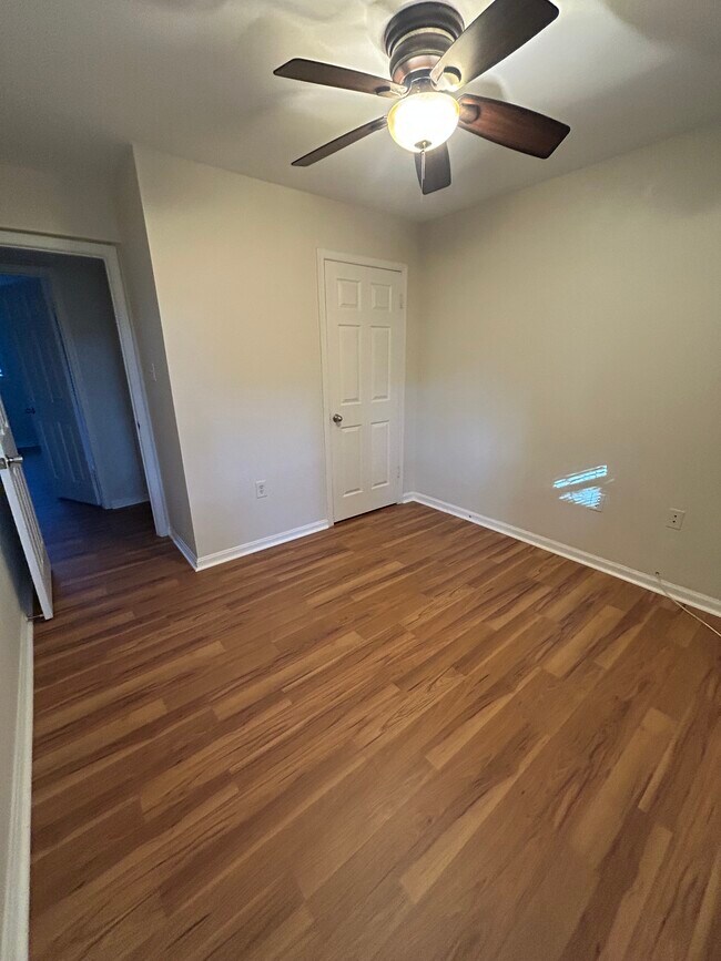 Building Photo - 1515 Presidential Dr