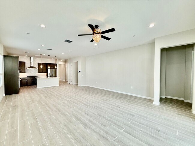 Building Photo - 10438 W Salter Dr
