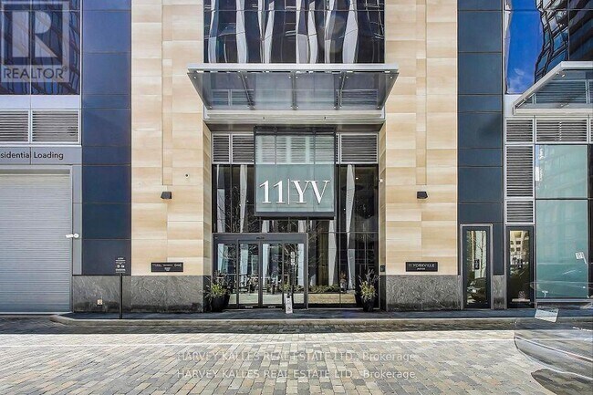 Photo du bâtiment - 11 Yorkville Ave