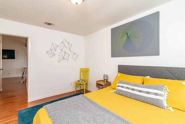 Foto del edificio - 5405 Brompton Cir