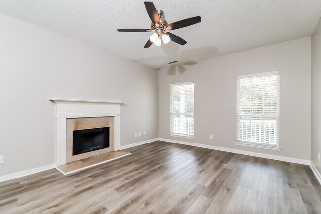 Building Photo - 350 Prescott Ct