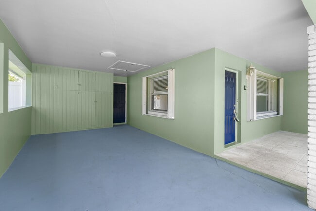 Foto del edificio - 12 Wellesley Dr