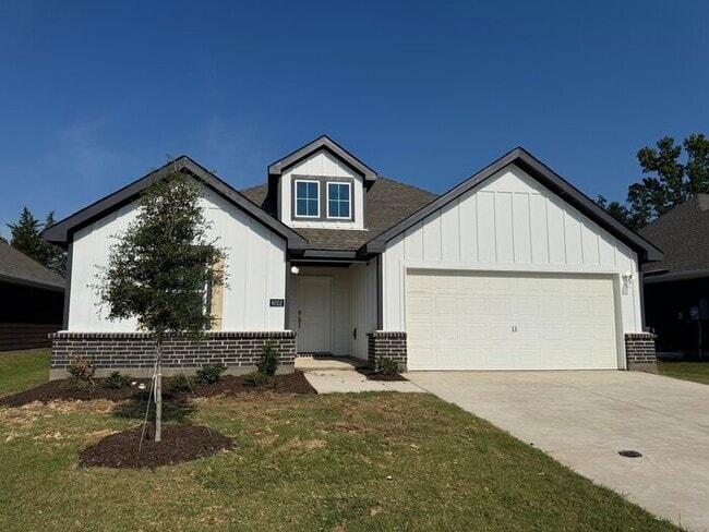 Building Photo - BRAND NEW 4-Bedroom Home in Lindale!