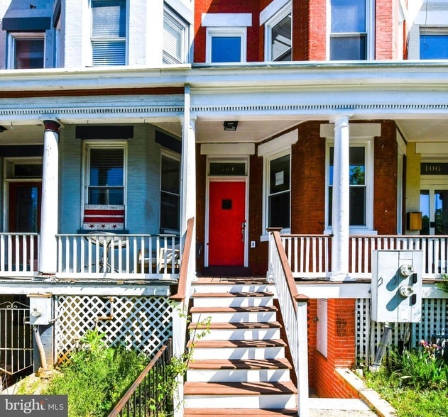 Photo - 104 R St NE Townhome