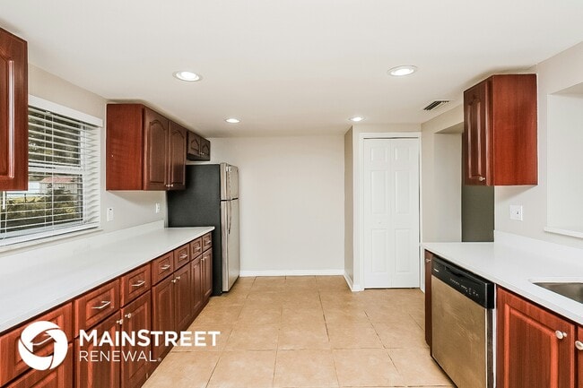 Building Photo - 3914 Pensdale Dr