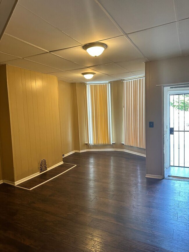 Foto del edificio - Spacious Home for Rent! W/D Hook-Up! Available Now!