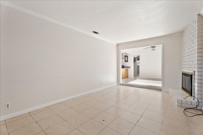 Foto del edificio - 6830-6830 Concert Way