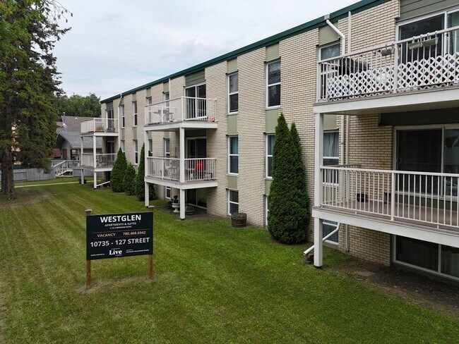 Building Photo - 10735-10735-127 127 St NW