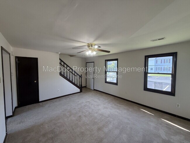 Foto del edificio - 5145 Cottonwood Ct