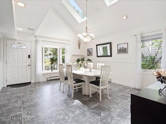 Building Photo - 552 Prospect Ave