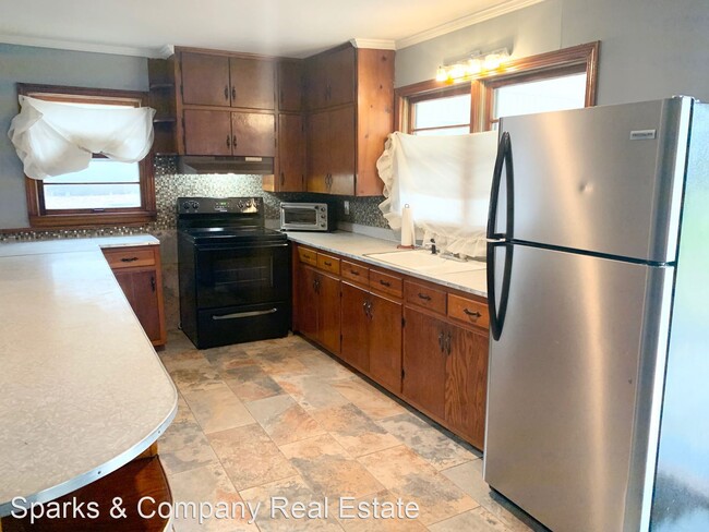 Foto del edificio - 653 Taylorsville Rd