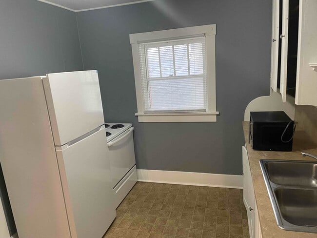 Building Photo - 510 1/2 N Olive St