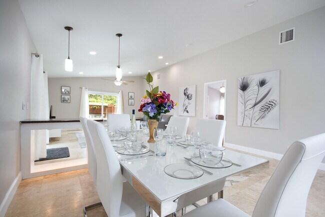 Foto del edificio - 7460 San Clemente Pl