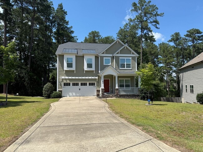 Building Photo - Gorgeous 3 Bed 2.5 Bath Plus Loft Home on ...