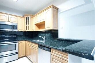 Building Photo - 1455 N Treasure Dr