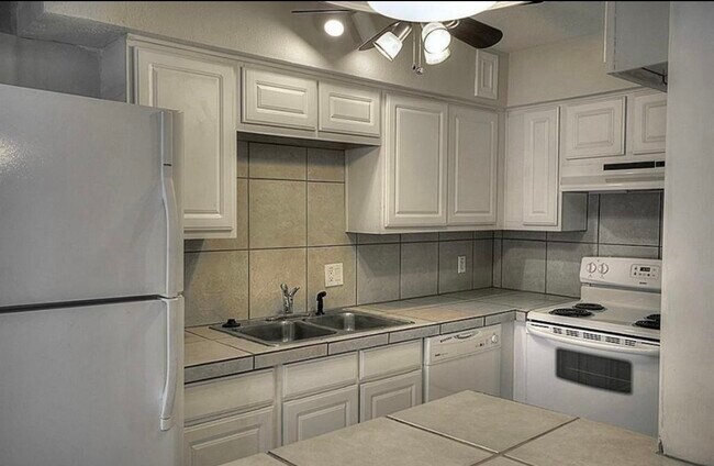 Foto del edificio - 2574 Marilee Ln