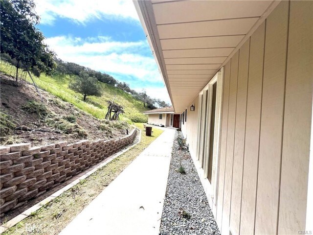 Foto del edificio - 20482 Live Oak Canyon Rd