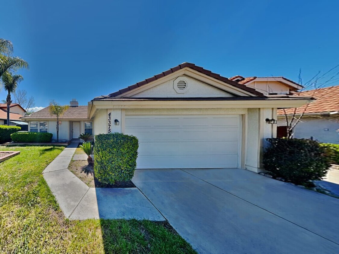 Primary Photo - 43375 Peartree Ln