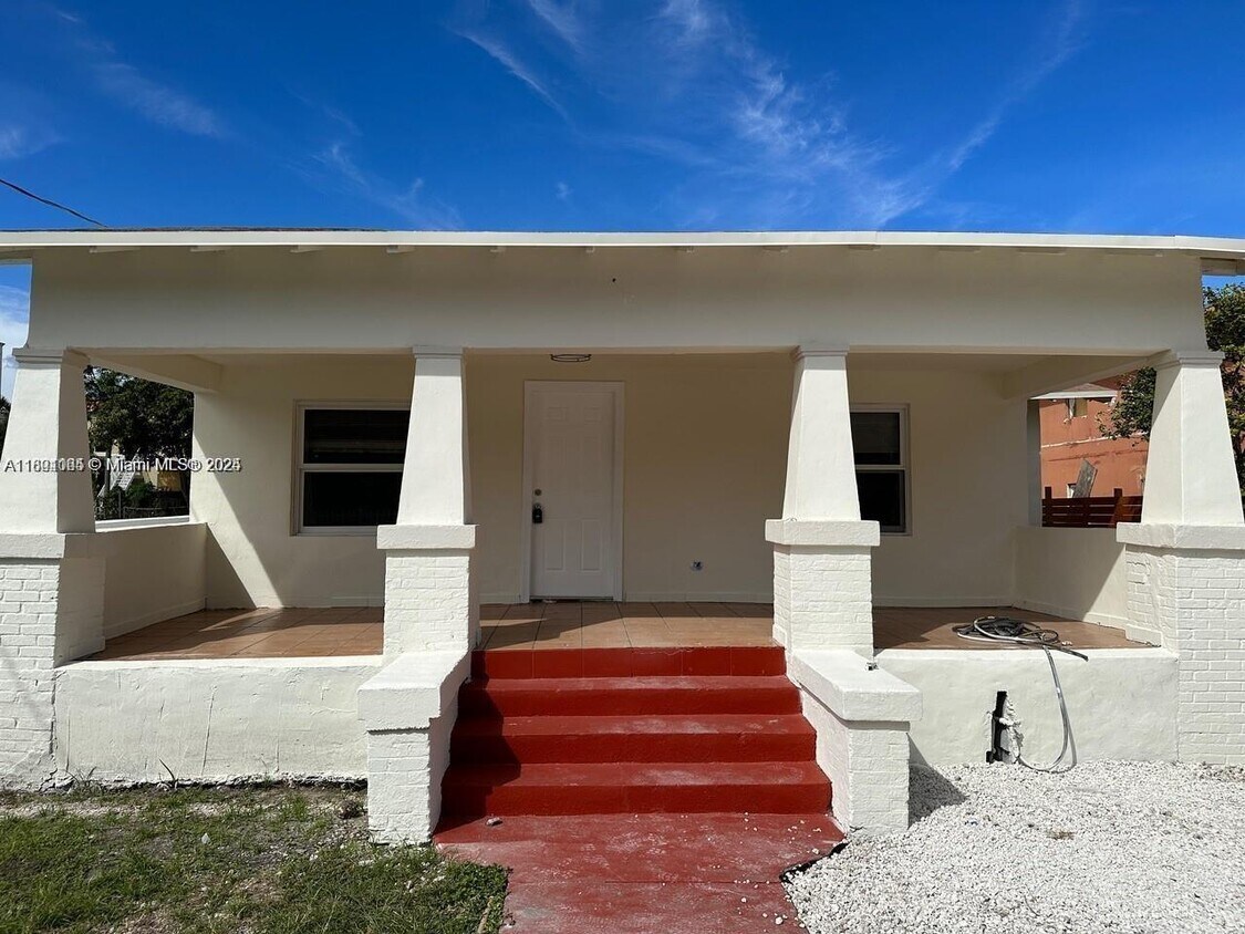 Foto principal - 729 SW 3rd St