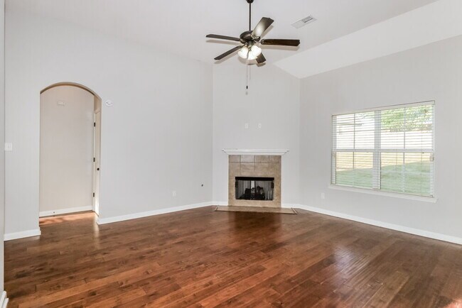 Foto del edificio - 6156 Trail Creek Ln