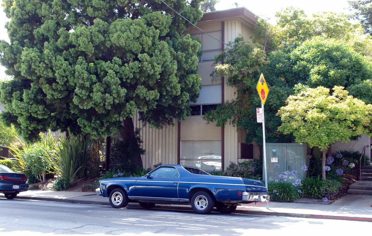 Primary Photo - 54 9th Ave