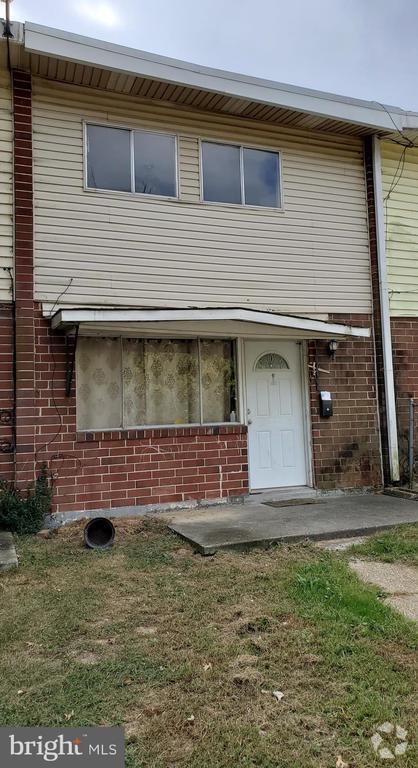 Building Photo - 40 Rose Ln
