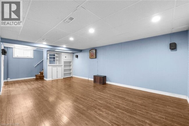 Building Photo - 368 Upper Kenilworth Ave