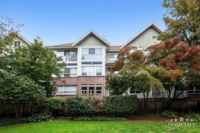 Building Photo - Beautiful 2-Bed, 2-Bath Ground Floor Apart...