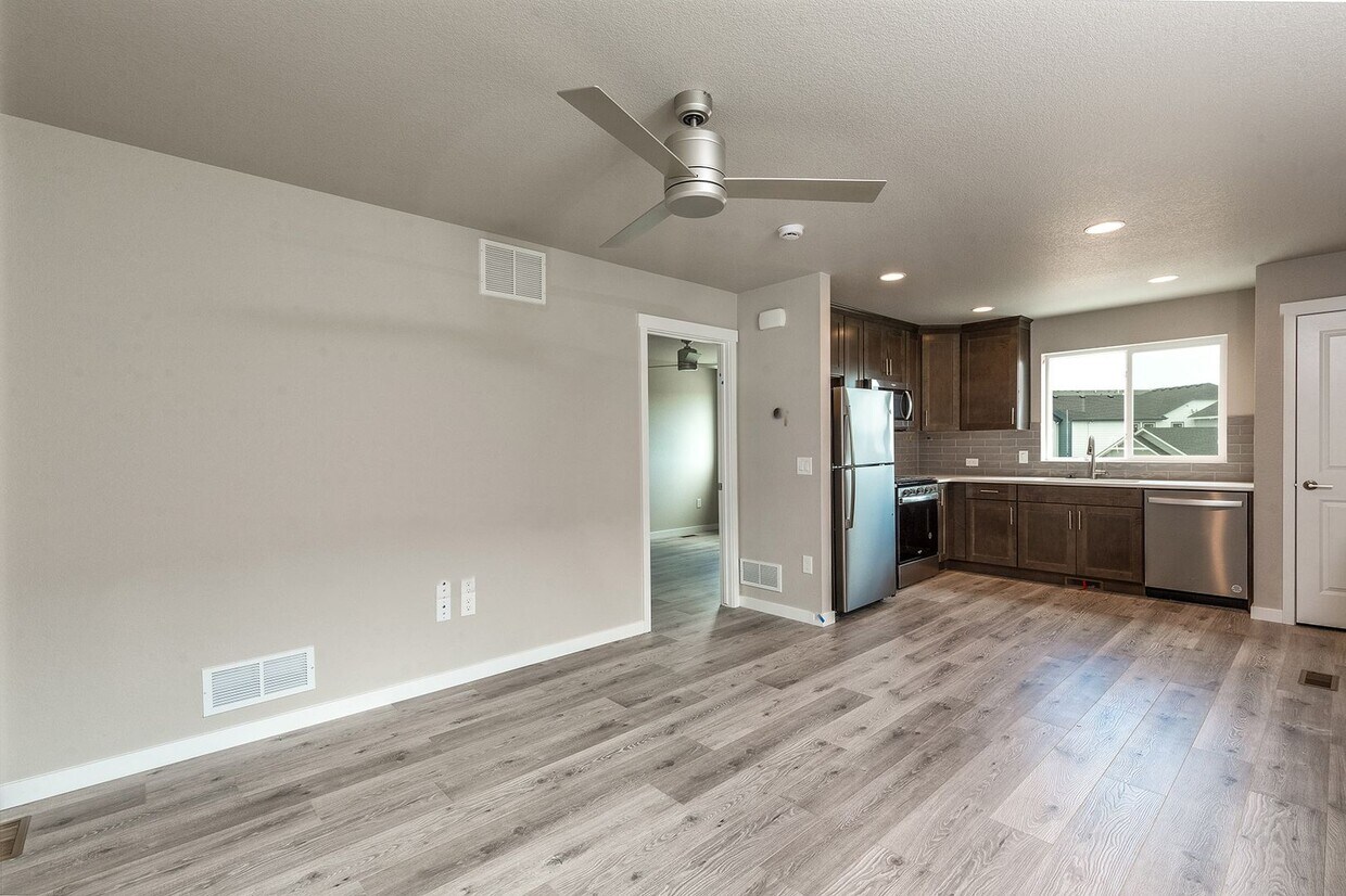 Foto principal - New House For Rent - Springs Ranch Colorad...