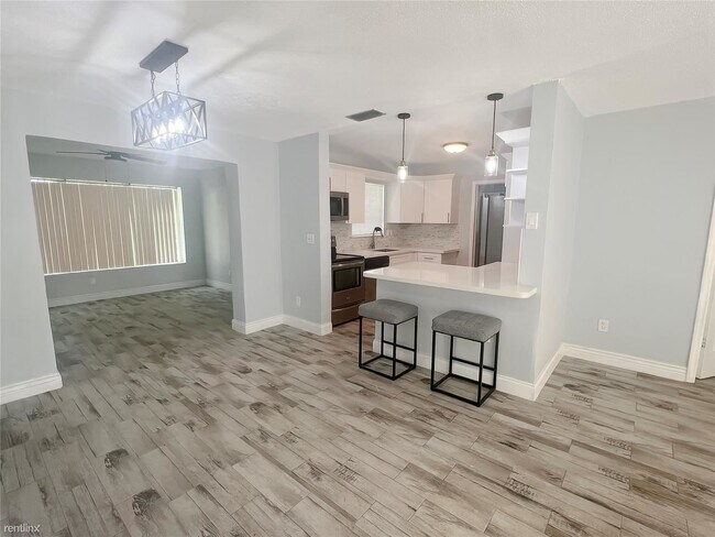 Building Photo - 3 br, 2 bath House - 718 SW 55th Ave