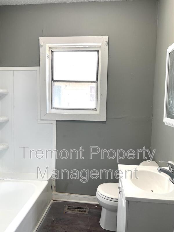 Foto del edificio - 1241 E 35th St