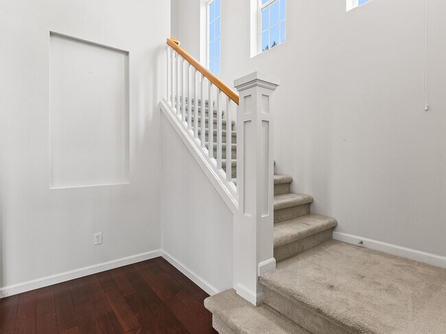 Foto del edificio - Spacious 4Bd Redmond Home