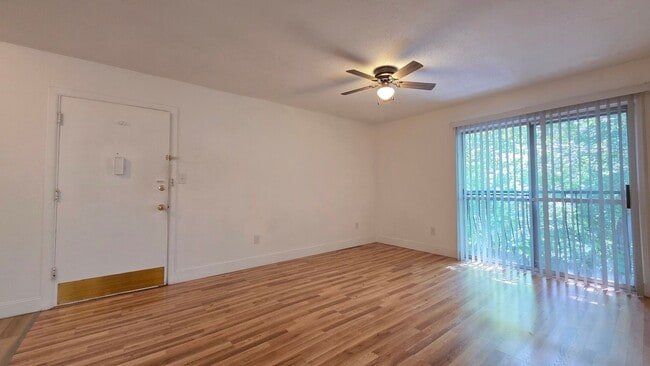 Building Photo - 1 bed, 1 bath, 2nd floor, condominium