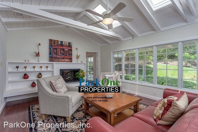 Building Photo - 5 br, 3.5 bath House - 219 Scofield Dr