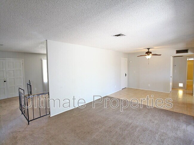 Building Photo - 8445 N 47th Dr