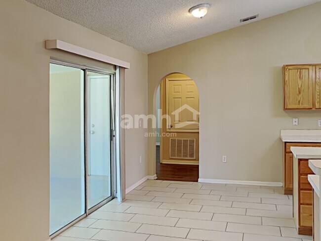 Foto del edificio - 3417 Hickory Hammock Rd