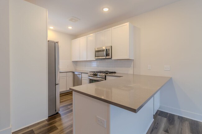 Foto del edificio - Premier Place and Premier Living!