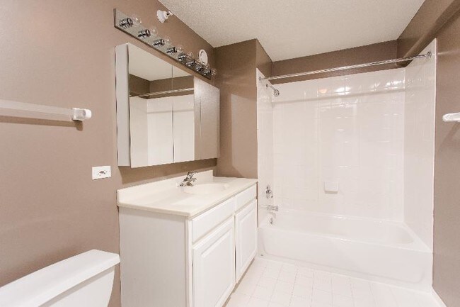 Foto del edificio - 559 N State St