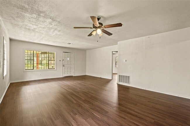 Building Photo - 2315 Leffingwell St