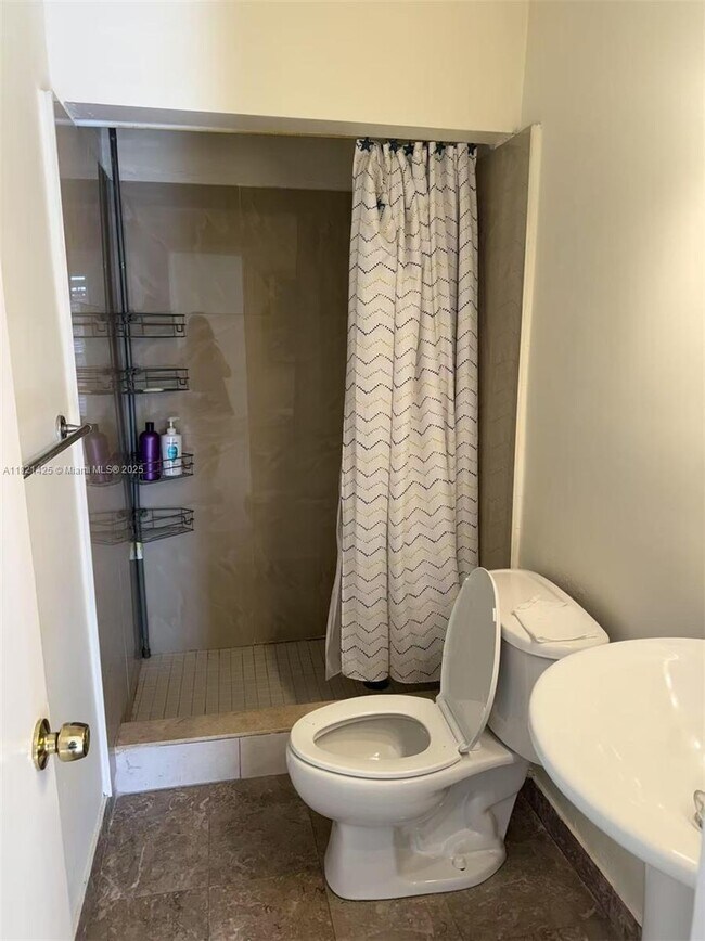 Foto del edificio - 13506 NE 20th Ct