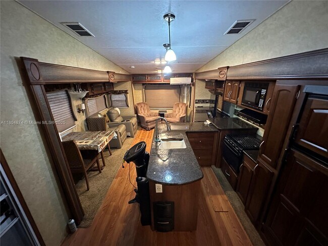 Foto del edificio - 9701 SW 77th Terrace