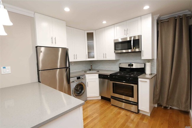 Foto del edificio - 141-25-141-78 78th Ave