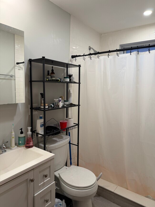 Foto del edificio - 174 Saint Alphonsus St